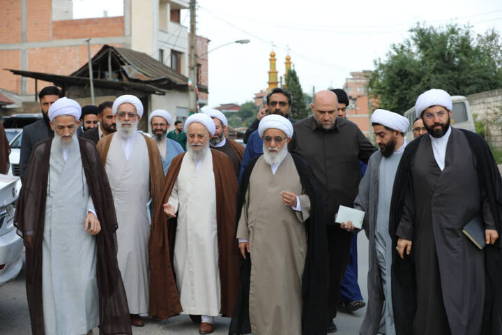 تصاویر/ دیدار دبیر شورای عالی حوزه‌های علمیه با پدر شهید محسن سلیمانی از شهدای جنگ رمضان