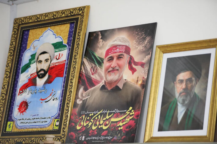 تصاویر/ دیدار دبیر شورای عالی حوزه‌های علمیه با پدر شهید محسن سلیمانی از شهدای جنگ رمضان