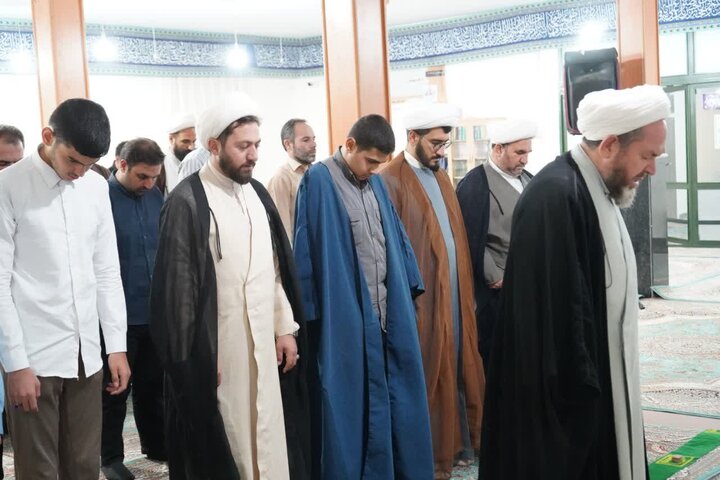 تصاویر/ جلسه روحانیت نقده با امام جمعه این شهر