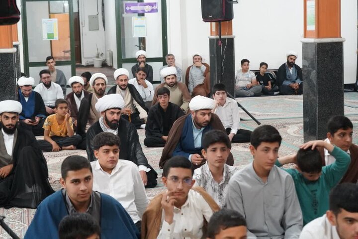 تصاویر/ جلسه روحانیت نقده با امام جمعه این شهر