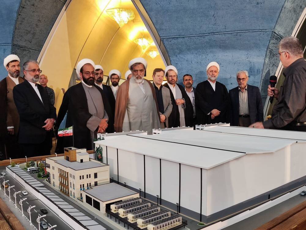 نمایشگاه «روایت تحول» رسانه ملی در معرض دید نمایندگان حوزه علمیه / ساختمان شیشهای و مجاهدتی که متوقف نشد نمایشگاه «روایت تحول» رسانه ملی در معرض دید نمایندگان حوزه علمیه / ساختمان شیشهای و مجاهدتی که متوقف نشد