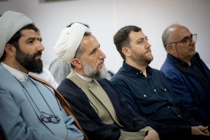 تصاویر / بازدید امام جمعه قزوین از حوزه هنری انقلاب اسلامی استان قزوین