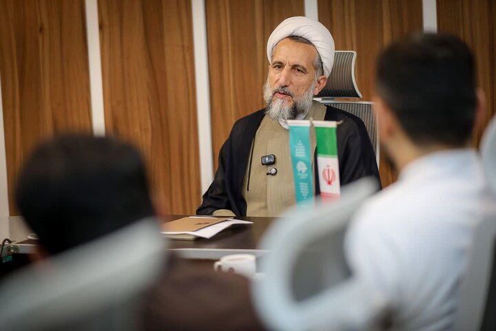 تصاویر / بازدید امام جمعه قزوین از حوزه هنری انقلاب اسلامی استان قزوین