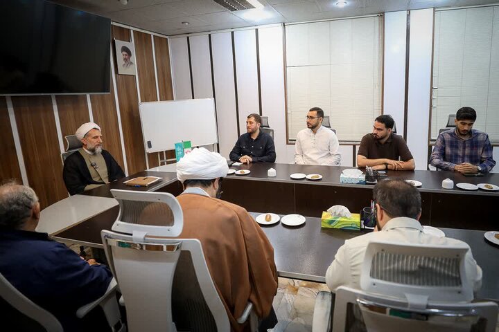تصاویر / بازدید امام جمعه قزوین از حوزه هنری انقلاب اسلامی استان قزوین