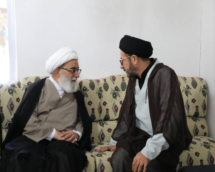 دیدار آیت الله شب زنده دار با خانواده روحانی شهید سیدرضا ابراهیمی