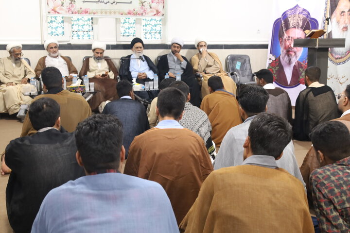 تصاویر/دیدار مدیر حوزه علمیه استان هرمزگان با طلاب و اساتید مدرسه علمیه آل البیت علیهم السلام بندرلنگه