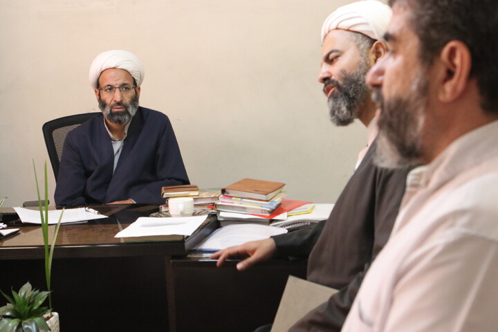 تصاویر/ جلسه بررسی آیین نامه آموزش مجازی و غیر حضوری مدرسه علمیه آیت‌ الله آخوند (ره)