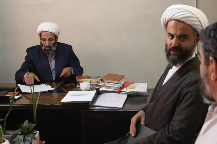 تصاویر/ جلسه بررسی آیین نامه آموزش مجازی و غیر حضوری مدرسه علمیه آیت‌ الله آخوند (ره)
