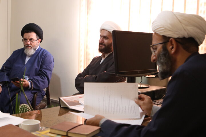 تصاویر/ جلسه بررسی آیین نامه آموزش مجازی و غیر حضوری مدرسه علمیه آیت‌ الله آخوند (ره)