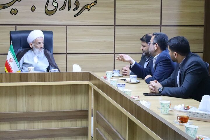 تصاویر/ نشست نماینده ولی فقیه در مازندران با شهردار و اعضای شورای شهر بهنمیر و بازدید از مناطق آسیب دیده از بارندگی در این شهر