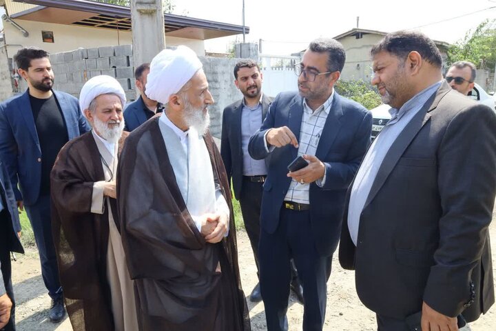 تصاویر/ نشست نماینده ولی فقیه در مازندران با شهردار و اعضای شورای شهر بهنمیر و بازدید از مناطق آسیب دیده از بارندگی در این شهر