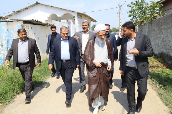 تصاویر/ نشست نماینده ولی فقیه در مازندران با شهردار و اعضای شورای شهر بهنمیر و بازدید از مناطق آسیب دیده از بارندگی در این شهر