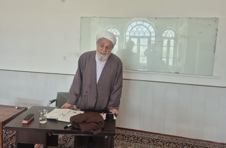تصاویر/ حضور طلاب مدرسه علمیه امام خمینی(ره) کاشان در کلاس‌های درس