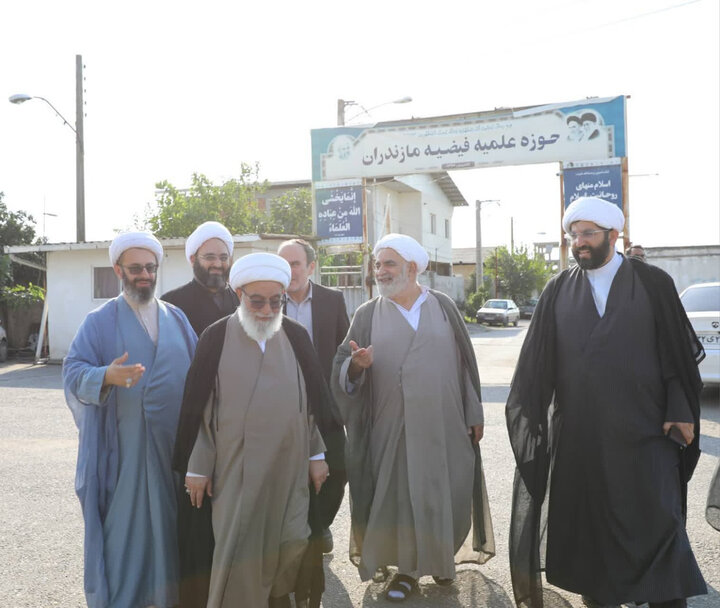 بازدید آیت الله شب‌زنده‌دار از مدرسه علمیه فیضیه مازندران