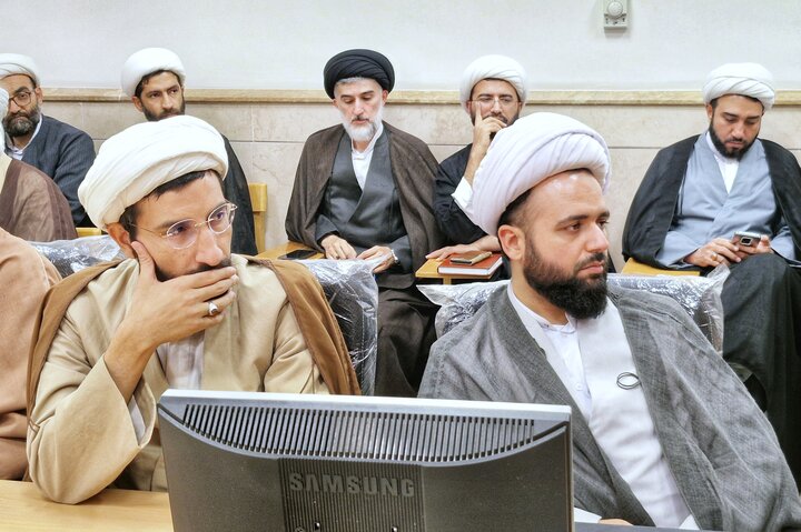 تصاویر/ نخستین جلسه مشاوران و راهنمایان تربیتی مدارس سطح یک و خوابگاهی حوزه علمیه قم