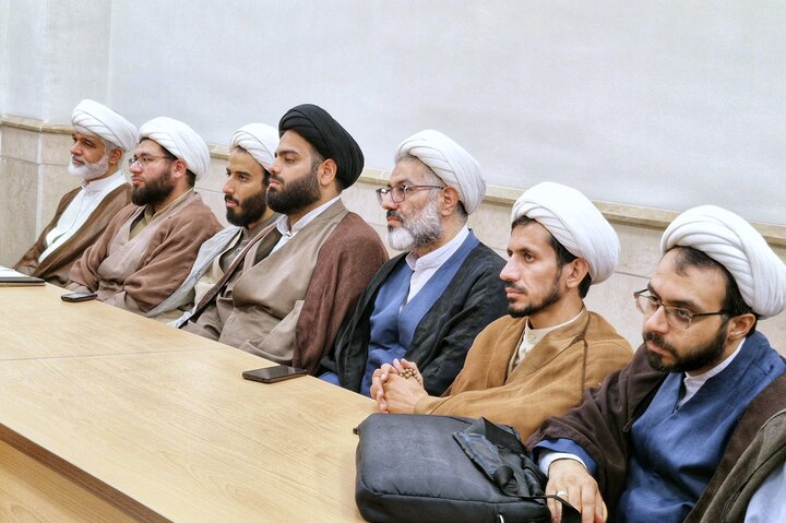 تصاویر/ نخستین جلسه مشاوران و راهنمایان تربیتی مدارس سطح یک و خوابگاهی حوزه علمیه قم