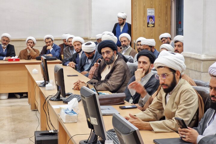 تصاویر/ نخستین جلسه مشاوران و راهنمایان تربیتی مدارس سطح یک و خوابگاهی حوزه علمیه قم