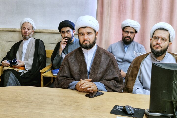 تصاویر/ نخستین جلسه مشاوران و راهنمایان تربیتی مدارس سطح یک و خوابگاهی حوزه علمیه قم
