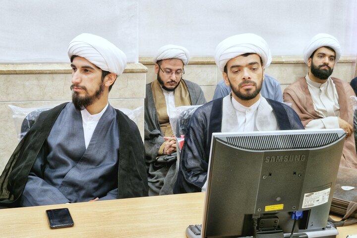 تصاویر/ نخستین جلسه مشاوران و راهنمایان تربیتی مدارس سطح یک و خوابگاهی حوزه علمیه قم
