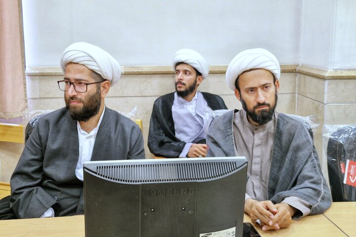 تصاویر/ نخستین جلسه مشاوران و راهنمایان تربیتی مدارس سطح یک و خوابگاهی حوزه علمیه قم