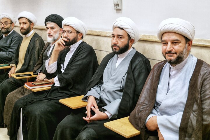 تصاویر/ نخستین جلسه مشاوران و راهنمایان تربیتی مدارس سطح یک و خوابگاهی حوزه علمیه قم
