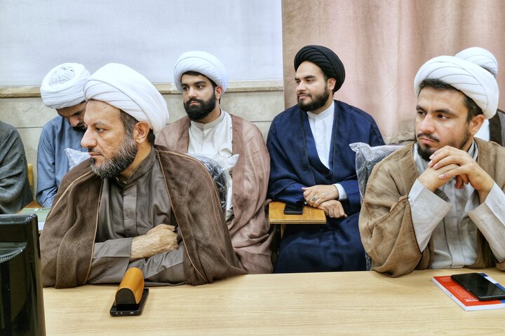 تصاویر/ نخستین جلسه مشاوران و راهنمایان تربیتی مدارس سطح یک و خوابگاهی حوزه علمیه قم