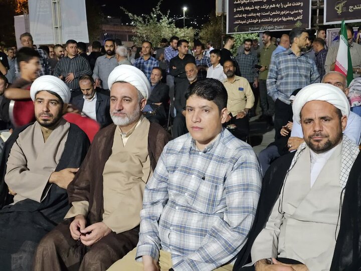 تصاویر/اجتماع مردم سنندج در صد و نود و هفتمین شب تجدید میثاق با آرمان‌های انقلاب اسلامی