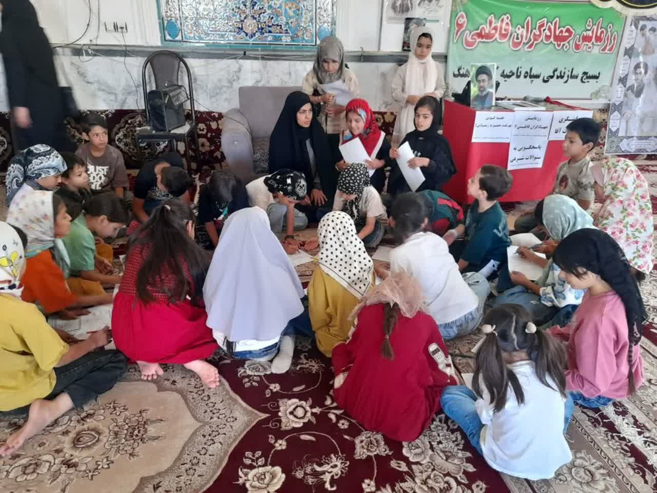 خدمت جهادی طلاب خواهر کبودراهنگ در روستای آق‌تپه+ تصاویر