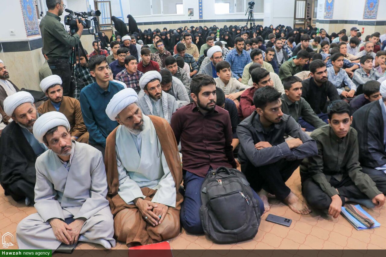 آغاز سال تحصیلی حوزههای علمیه خراسان جنوبی با رشد کمی و کیفی طلاب / بیعت با رهبر انقلاب و گسترش نظام نوین آموزشی + عکس