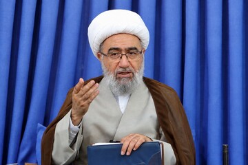 مسئولان قدرت مردم را باور کنند / نباید سیگنال ضعف به دشمن داد
