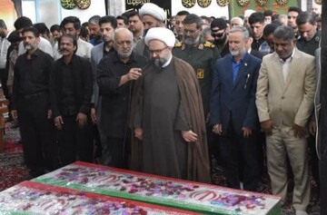 تصاویر/ بدرقه باشکوه شهدای امنیت در زاهدان