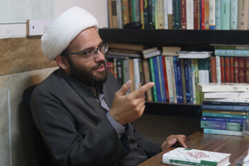 «طلبه مسئول» میان معرفت و میدان پیوند برقرار می‌کند