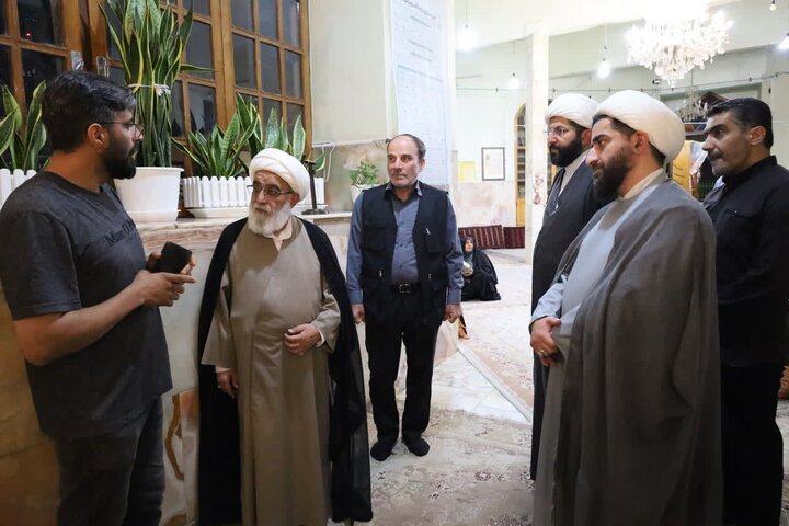 حضور آیت الله شب زنده دار در آستان مقدس امام زاده عباس ساری