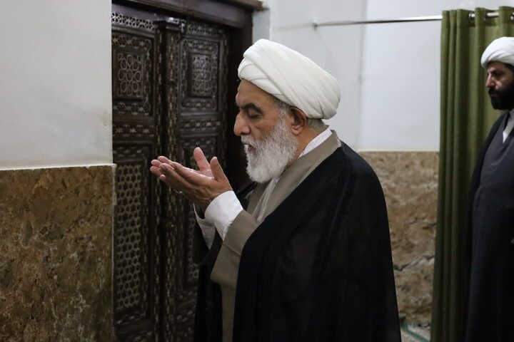 حضور آیت الله شب زنده دار در آستان مقدس امام زاده عباس ساری