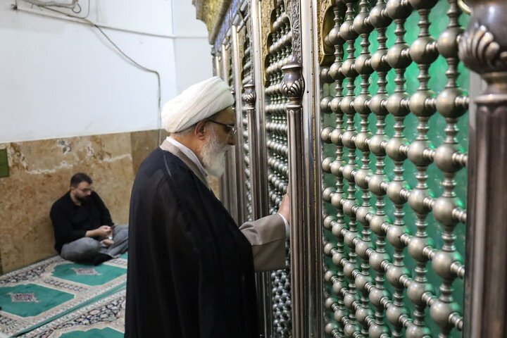 حضور آیت الله شب زنده دار در آستان مقدس امام زاده عباس ساری
