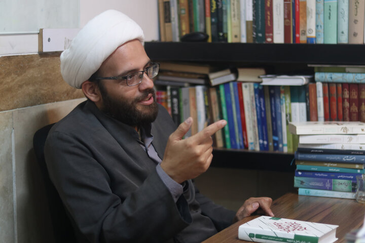 «طلبه مسئول» میان معرفت و میدان پیوند برقرار می‌کند