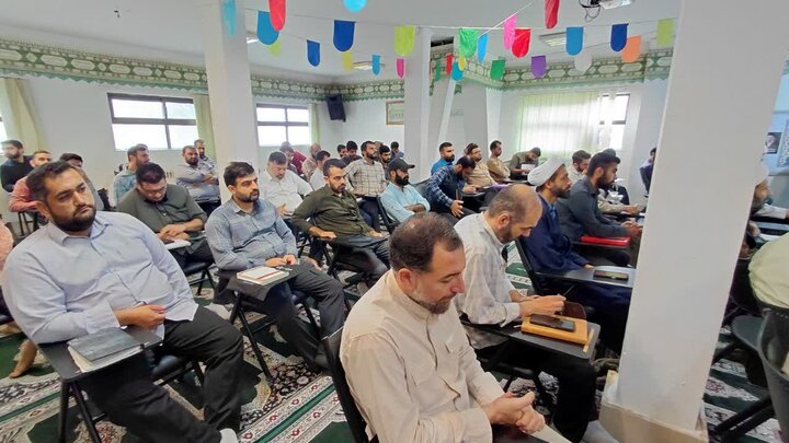 جلسه هم اندیشی طلاب مدرسه علمیه امام حسن عسکری (ع) آمل