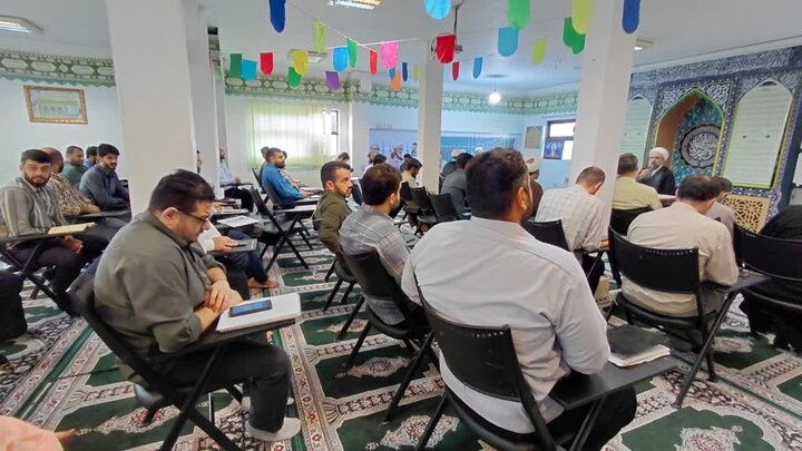 جلسه هم اندیشی طلاب مدرسه علمیه امام حسن عسکری (ع) آمل