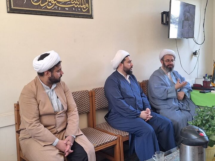 تصاویر/ جلسه شورای معاونین مدرسه علمیه خاتم الانبیاء (ص) با حضور حجت الاسلام والمسلمین قنبری مدیر حوزه علمیه بابل