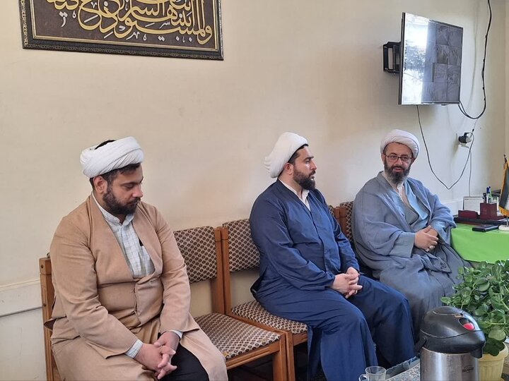 تصاویر/ جلسه شورای معاونین مدرسه علمیه خاتم الانبیاء (ص) با حضور حجت الاسلام والمسلمین قنبری مدیر حوزه علمیه بابل