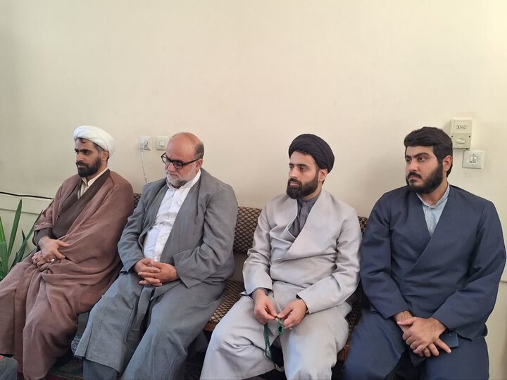 تصاویر/ جلسه شورای معاونین مدرسه علمیه خاتم الانبیاء (ص) با حضور حجت الاسلام والمسلمین قنبری مدیر حوزه علمیه بابل
