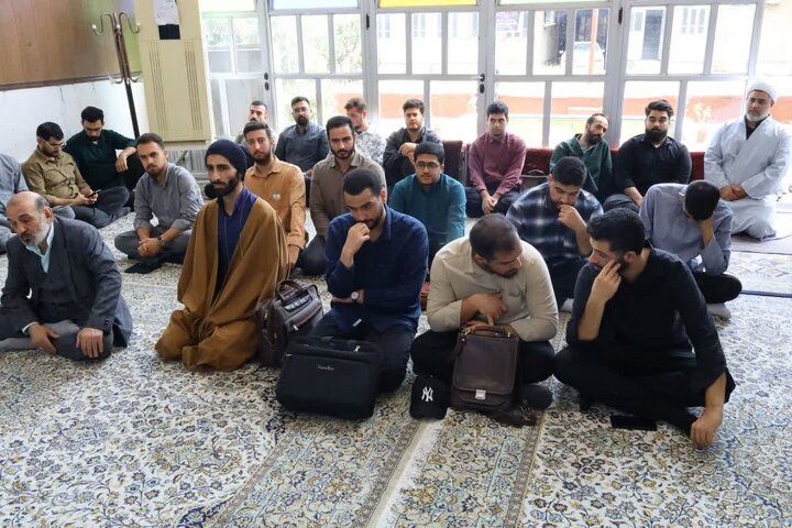 تصاویر/  مراسم آغاز سال تحصیلی جدید مدرسه علمیه مصطفی خان، ساری با حضور نماینده ولی فقیه در مازندران