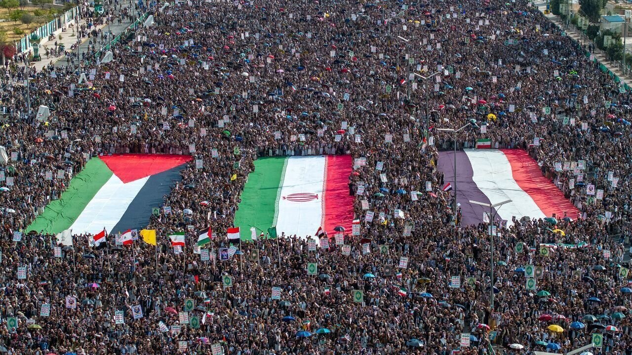 Memoir Recounts Warm Yemeni Welcome for Iranian Delegation After 1979 Revolution