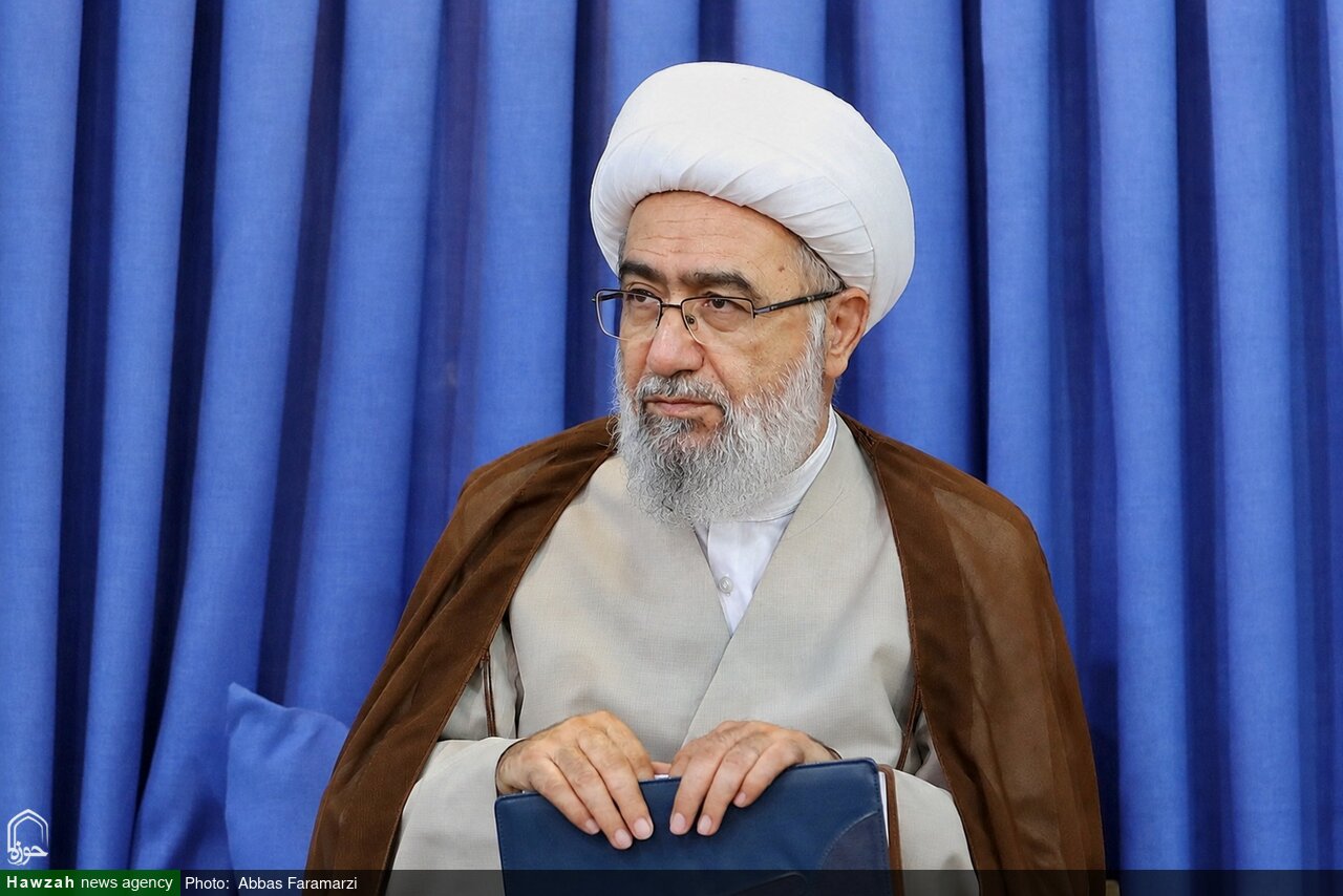 آیت‌الله العظمی شبیری‌زنجانی شخصیتی کم‌نظیر، ساده‌زیست و خادم عبادالله بود
