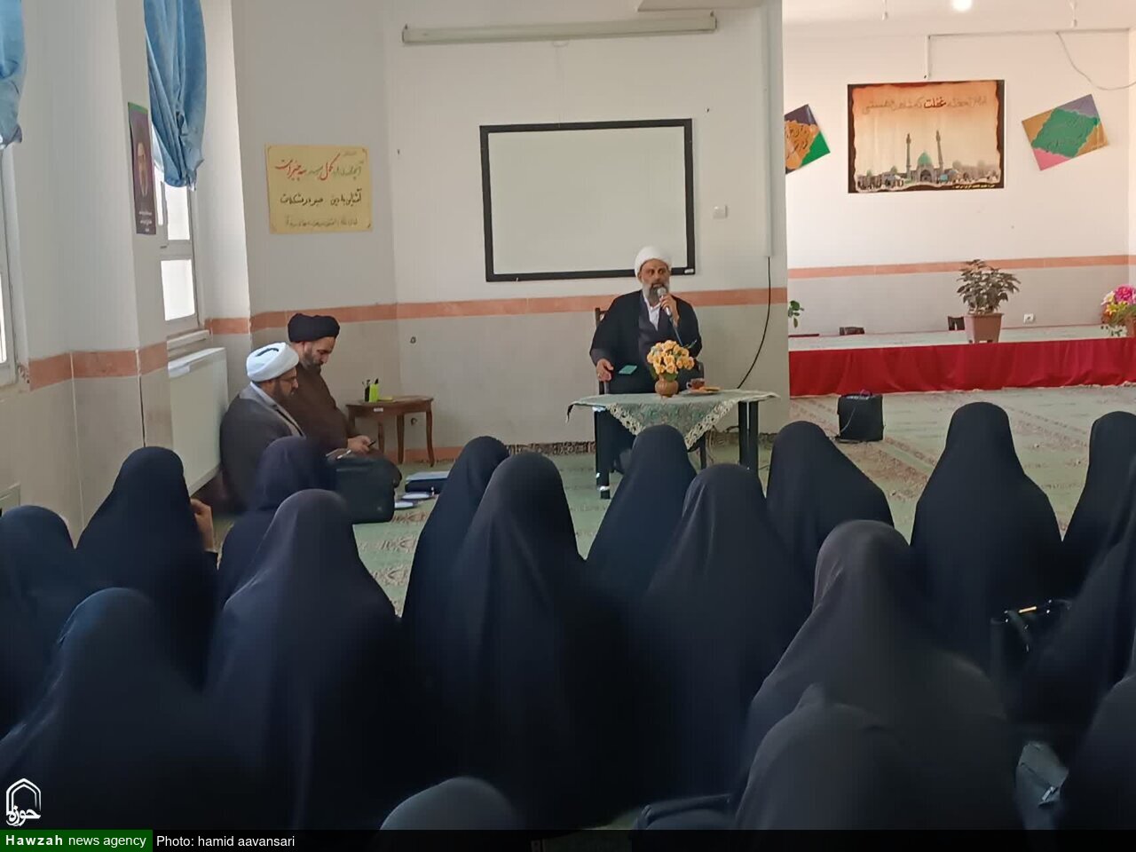 گزارشی از سفر استانی مدیر حوزههای علمیه خواهران کشور به آذربایجان شرقی