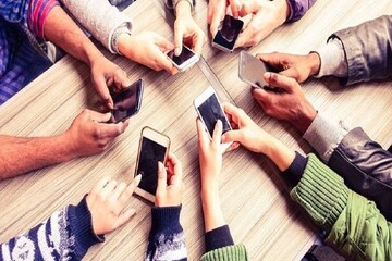 تأثیرات زیستِ مجازی بر نسل جدید چگونه است؟ / از تغییرات هویتی تا تأثیرات نامطلوب بر سبک زندگی