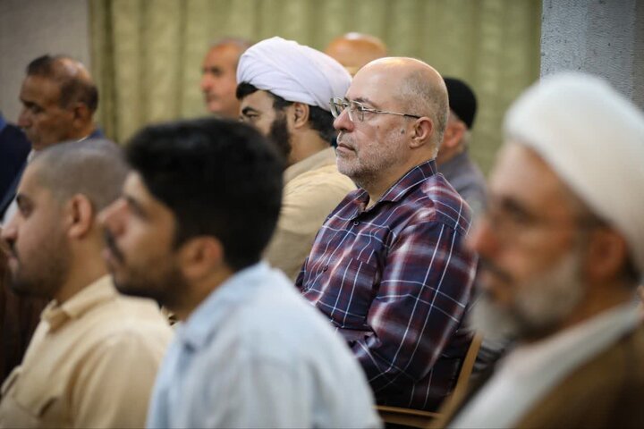 تصاویر / جلسه هفدهم از  سلسله جلسات آداب و اسرار نمازتوسط امام جمعه قزوین برگزار شد