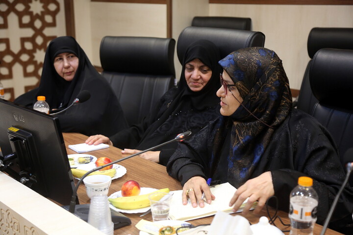 تصاویر/ نشست فعالان فرهنگی اجتماعی در حوزه زن و خانواده کشور عراق با مرکز مدیریت حوزه های علمیه
