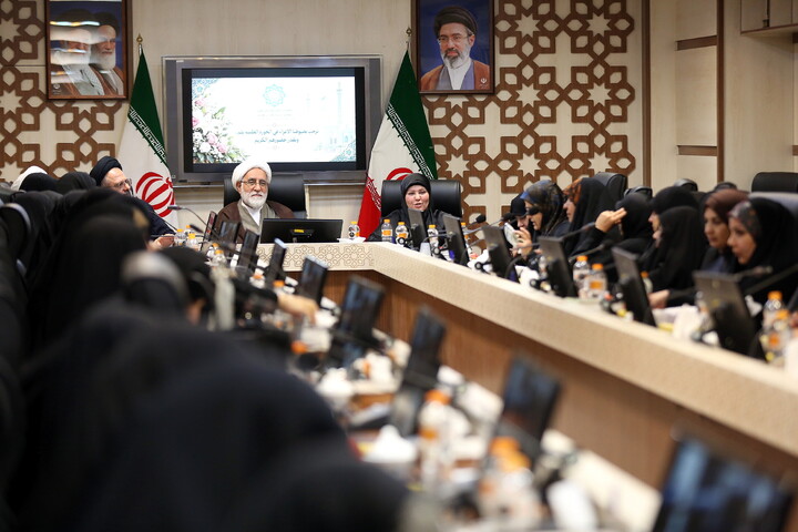 تصاویر/ نشست فعالان فرهنگی اجتماعی در حوزه زن و خانواده کشور عراق با مرکز مدیریت حوزه های علمیه