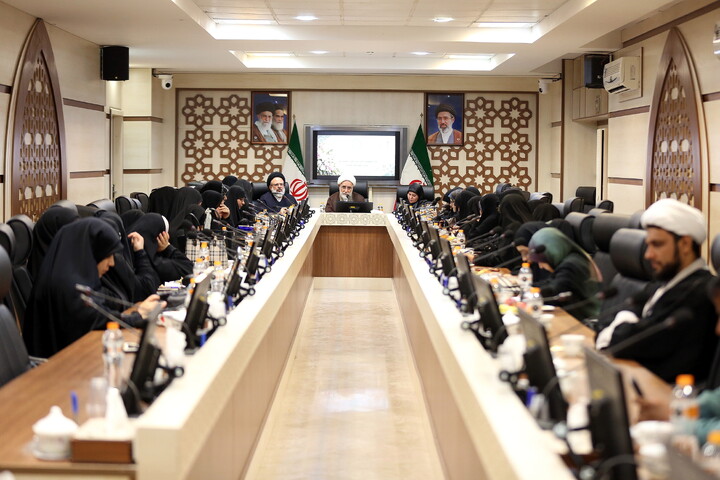 تصاویر/ نشست فعالان فرهنگی اجتماعی در حوزه زن و خانواده کشور عراق با مرکز مدیریت حوزه های علمیه